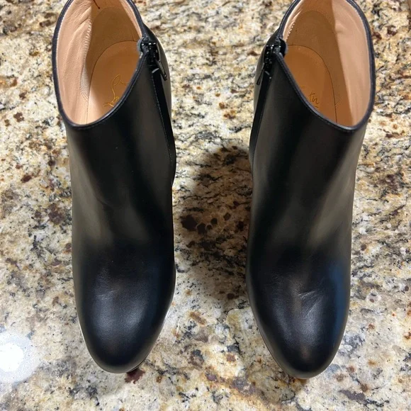 DIRDIBOOTIE 130 CALF • Christian Louboutin Black and Red Ankle Booties - Picture 2 of 11